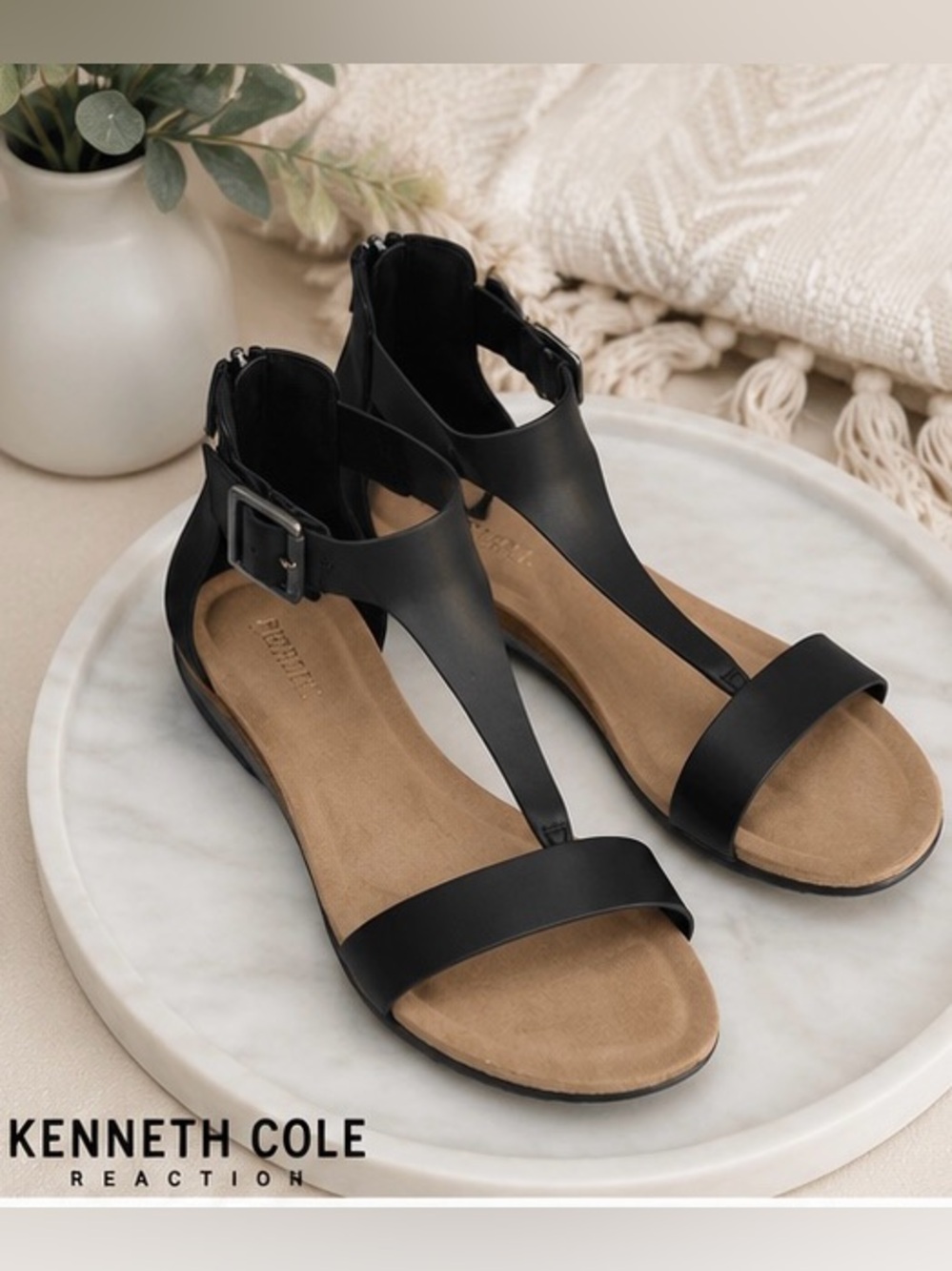 New Kenneth Cole Black T-Strap Leatherette “Great Gal" wedge Size 7.5